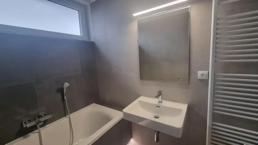 Pronájem bytu 2+kk, Pardubice - Zelené Předměstí, Pod Vinicí, 64 m2