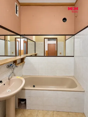 Prodej bytu 3+1, Třinec - Lyžbice, Slezská, 67 m2