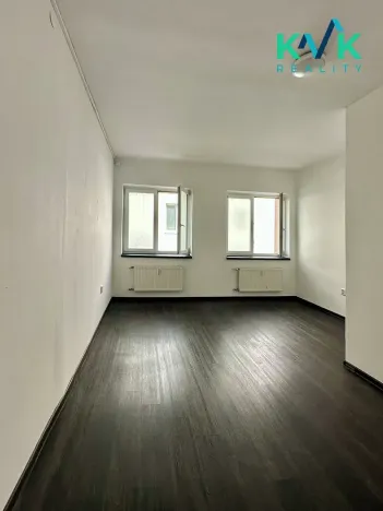 Pronájem bytu 2+kk, Karlovy Vary, Spojovací, 70 m2