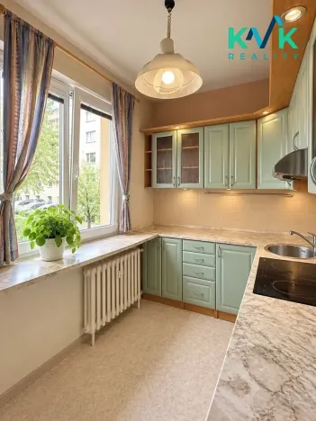 Prodej bytu 3+1, Ostrov, Kollárova, 68 m2