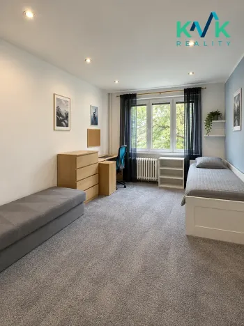 Prodej bytu 3+1, Ostrov, Kollárova, 68 m2