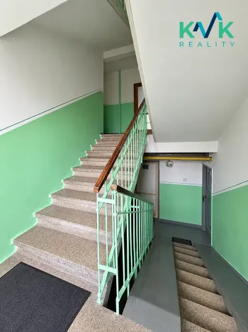 Prodej bytu 3+1, Ostrov, Kollárova, 68 m2