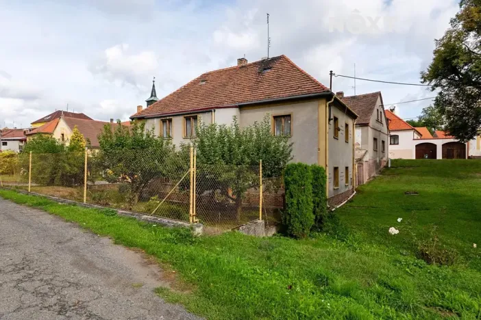 Prodej rodinného domu, Kožlany, Pražská, 200 m2