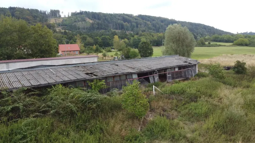 Prodej komerční, Žlebské Chvalovice, 1050 m2