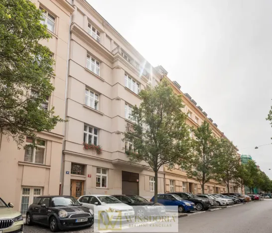 Pronájem bytu 1+kk, Praha, Eliášova, 28 m2