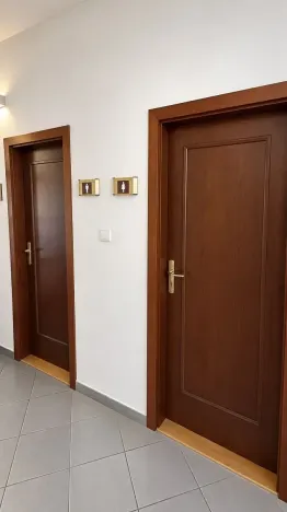 Pronájem kanceláře, Hradec Králové, Kollárova, 60 m2