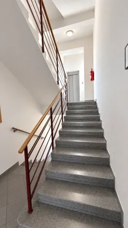 Pronájem kanceláře, Hradec Králové, Kollárova, 60 m2
