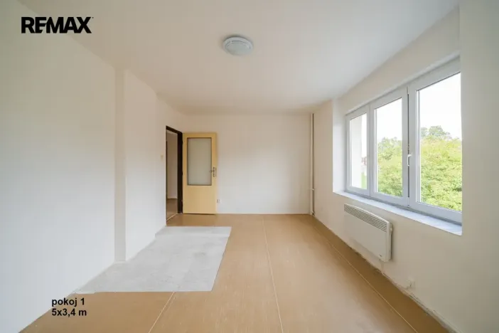 Prodej bytu 3+1, Odolena Voda - Dolínek, Náměstí Vítězslava Hálka, 77 m2