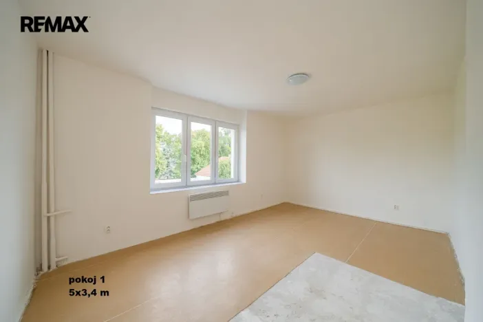 Prodej bytu 3+1, Odolena Voda - Dolínek, Náměstí Vítězslava Hálka, 77 m2