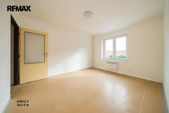 Prodej bytu 3+1, Odolena Voda - Dolínek, Náměstí Vítězslava Hálka, 77 m2