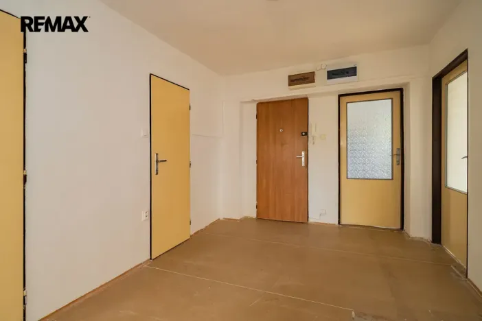 Prodej bytu 3+1, Odolena Voda - Dolínek, Náměstí Vítězslava Hálka, 77 m2