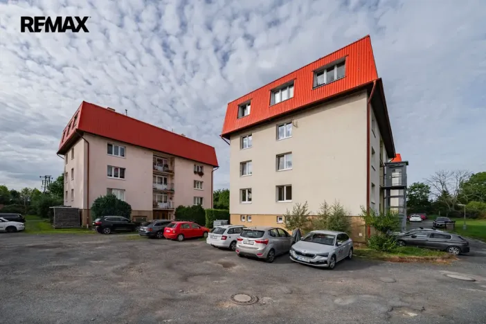 Prodej bytu 3+1, Odolena Voda - Dolínek, Náměstí Vítězslava Hálka, 77 m2