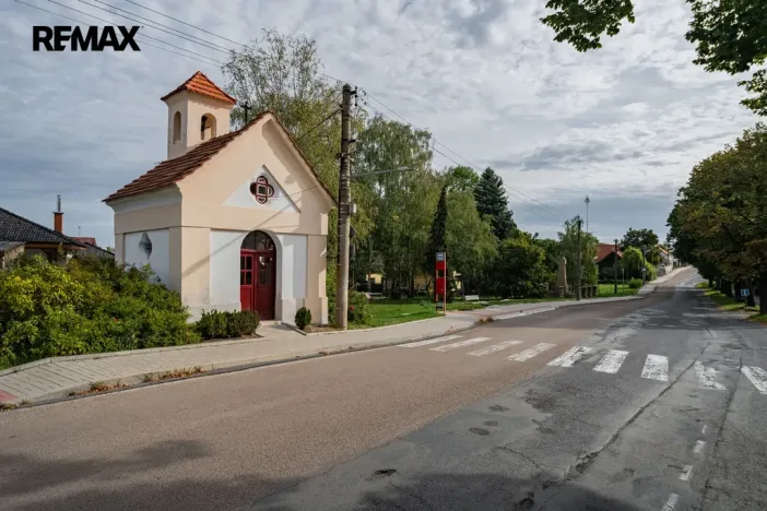 Prodej bytu 3+1, Odolena Voda - Dolínek, Náměstí Vítězslava Hálka, 77 m2