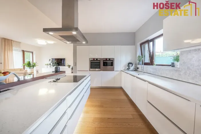 Prodej rodinného domu, Holubice, 240 m2