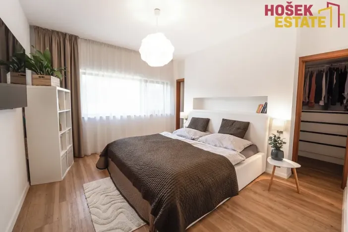 Prodej rodinného domu, Holubice, 240 m2