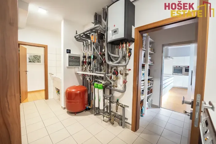 Prodej rodinného domu, Holubice, 240 m2