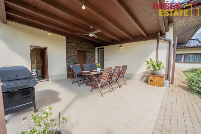 Prodej rodinného domu, Holubice, 240 m2