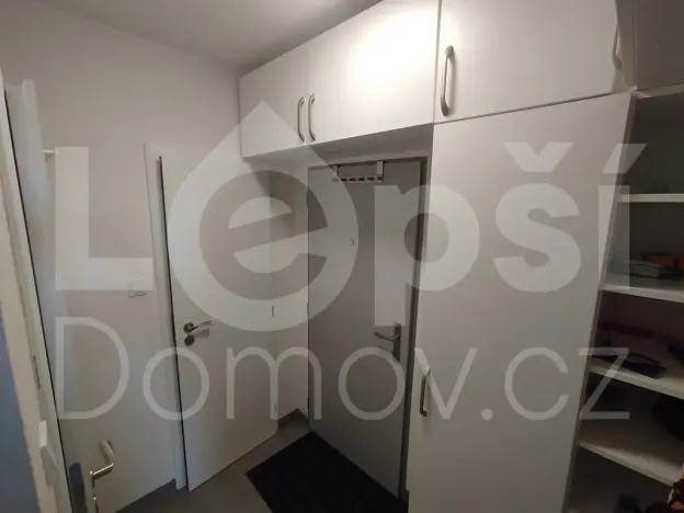 Prodej bytu 2+kk, Praha - Karlín, U Sluncové, 50 m2