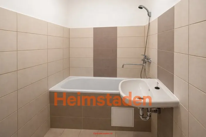 Pronájem bytu 1+kk, Orlová - Lutyně, Masarykova třída, 26 m2