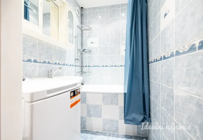 Pronájem bytu 2+kk, Praha, Lessnerova, 43 m2