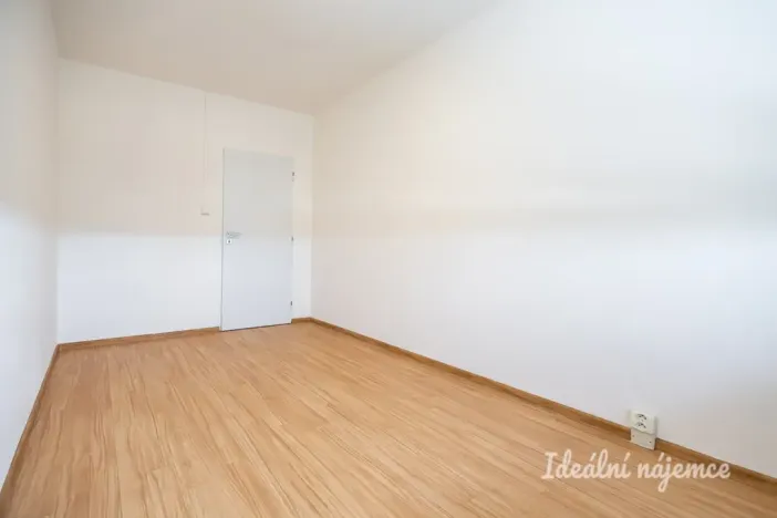 Pronájem bytu 2+kk, Praha, Lessnerova, 43 m2