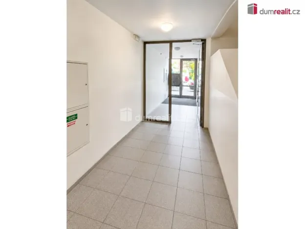 Pronájem garáže, Praha - Žižkov, Jeseniova, 14 m2