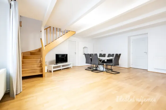 Pronájem bytu 4+kk, Brandýs nad Labem-Stará Boleslav, Železná, 140 m2