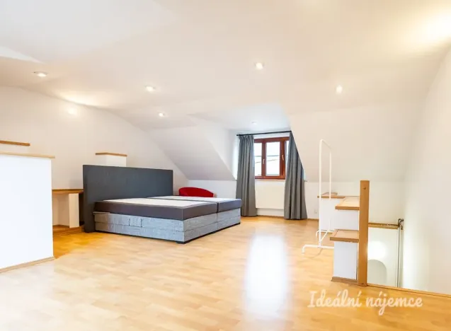Pronájem bytu 4+kk, Brandýs nad Labem-Stará Boleslav, Železná, 140 m2