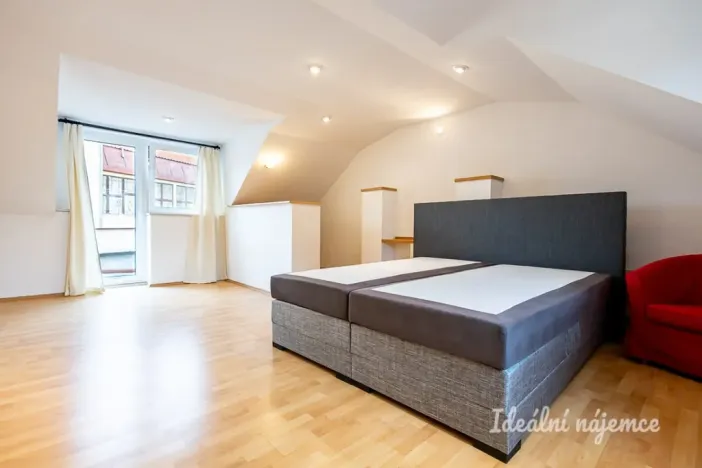 Pronájem bytu 4+kk, Brandýs nad Labem-Stará Boleslav, Železná, 140 m2