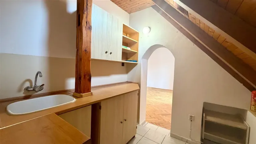 Pronájem bytu 1+kk, Cheb, Jakubská, 32 m2