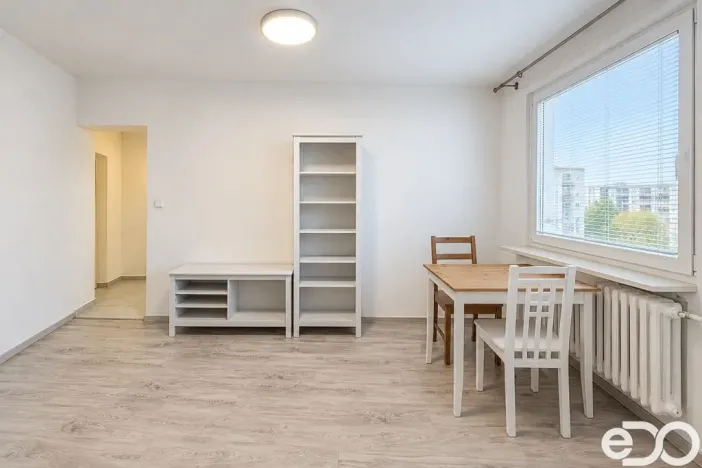 Pronájem bytu 2+kk, Praha, Točitá, 41 m2