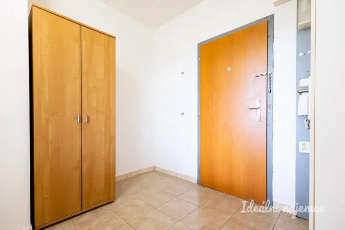 Pronájem bytu 1+kk, Praha - Troja, Lešenská, 26 m2