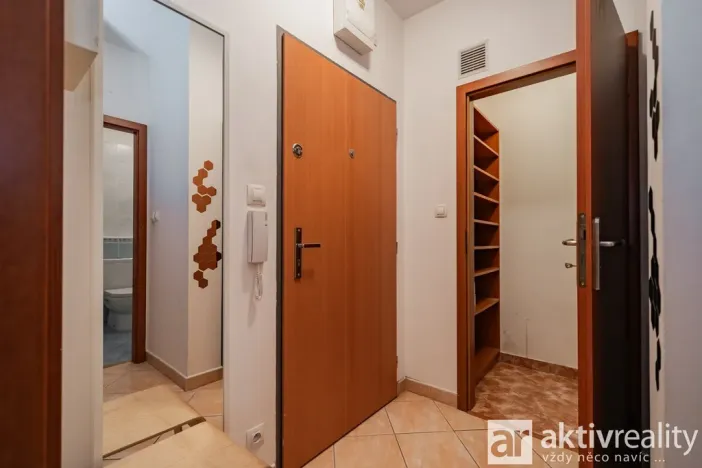 Pronájem bytu 2+kk, Praha - Smíchov, Na Císařce, 49 m2
