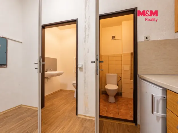 Pronájem obchodního prostoru, Votice, Komenského nám., 120 m2