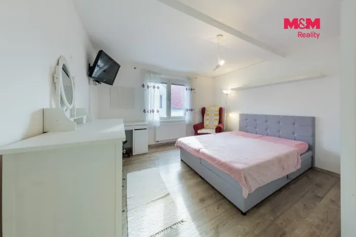 Prodej rodinného domu, Karlovy Vary - Stará Role, Slezská, 131 m2