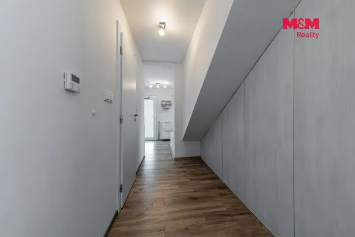 Prodej rodinného domu, Karlovy Vary - Stará Role, Slezská, 131 m2