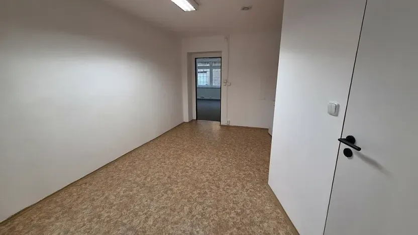 Pronájem kanceláře, Praha - Vinohrady, Vinohradská, 49 m2