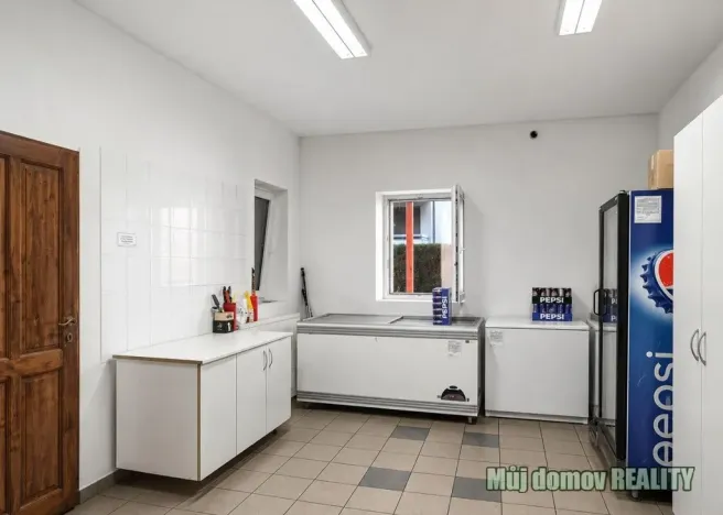 Pronájem restaurace, Praha - Čakovice, 75 m2