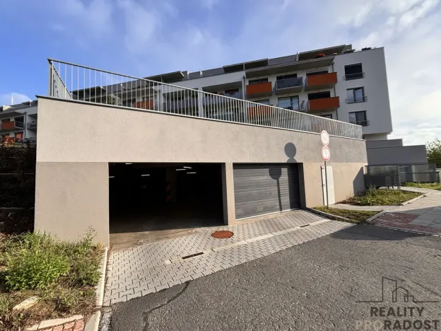 Pronájem garážového stání, Olomouc, Aloise Rašína, 13 m2