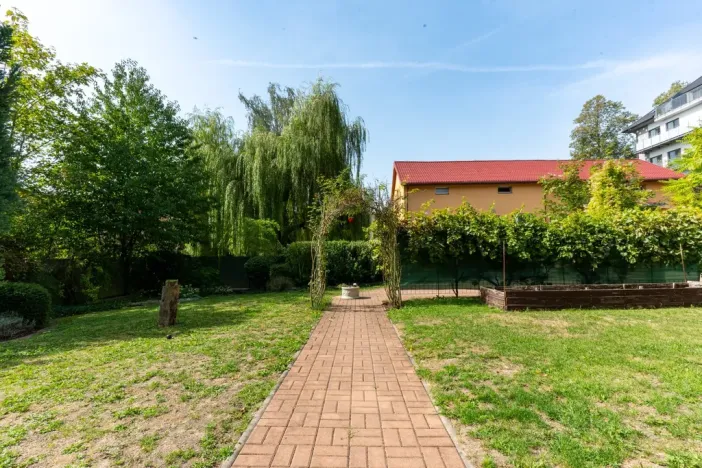 Prodej rodinného domu, Milovice, Kaštanová, 63 m2