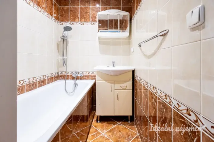 Pronájem bytu 2+kk, Praha, Na Komořsku, 45 m2