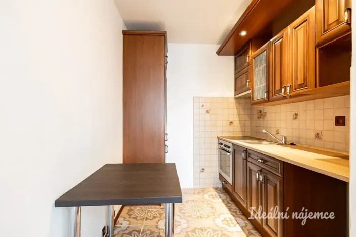 Pronájem bytu 2+kk, Praha, Na Komořsku, 45 m2