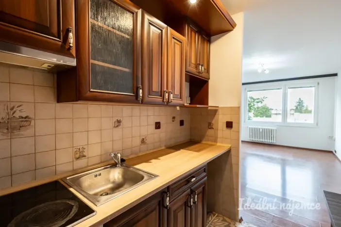 Pronájem bytu 2+kk, Praha, Na Komořsku, 45 m2
