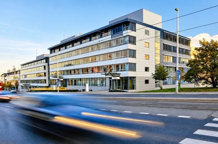 Pronájem kanceláře, Praha - Dejvice, Evropská, 408 m2