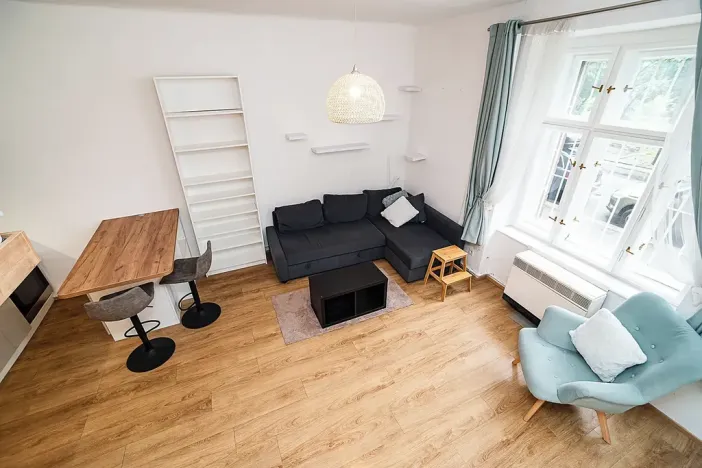 Pronájem bytu 1+kk, Praha - Žižkov, Fibichova, 32 m2