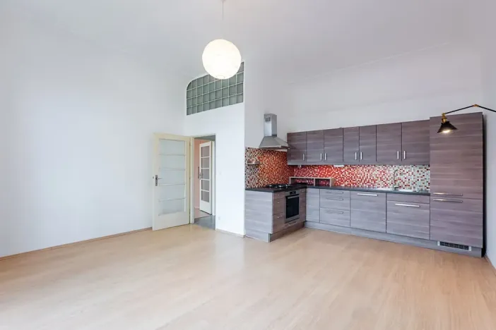 Pronájem bytu 2+kk, Praha - Nové Město, Novomlýnská, 57 m2