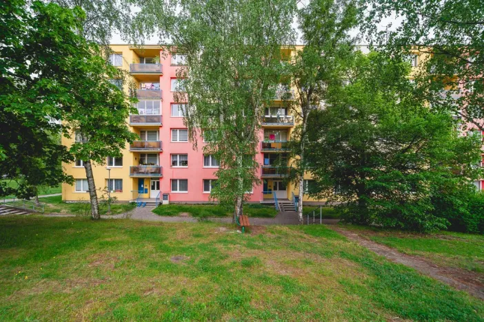 Prodej bytu 3+1, Plzeň - Doubravka, Popelnicová, 66 m2