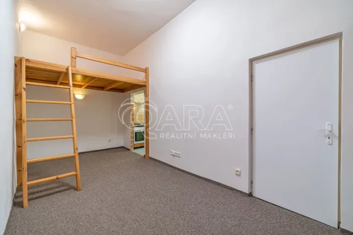 Pronájem bytu 1+kk, Dřevohryzy, 27 m2