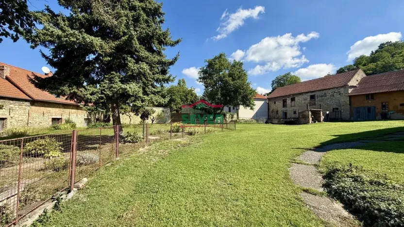 Prodej rodinného domu, Křesín - Levousy, 241 m2