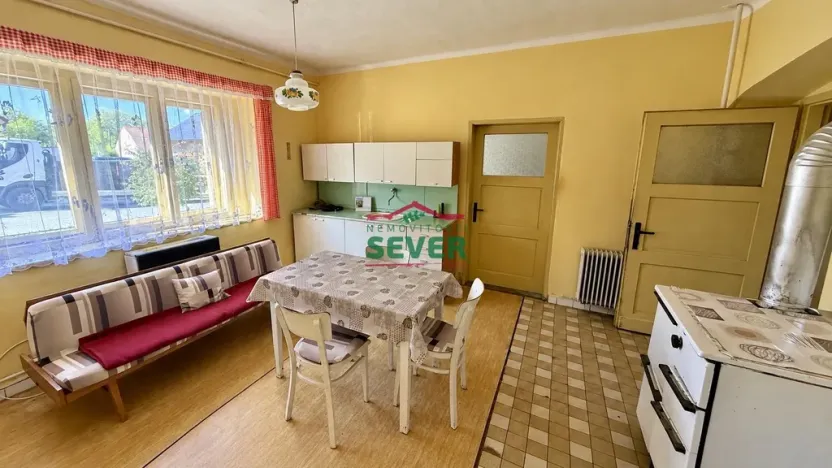Prodej rodinného domu, Křesín - Levousy, 241 m2